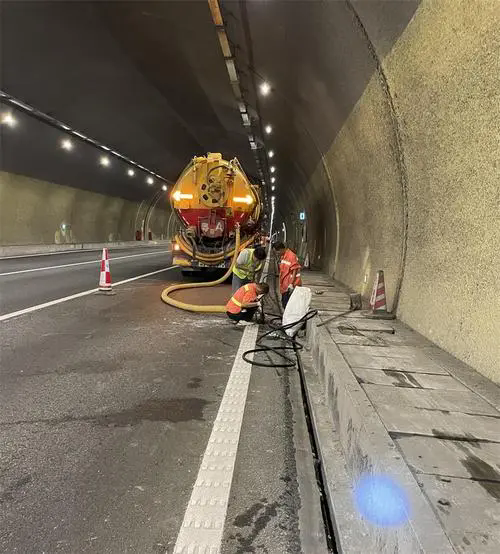 深州隧道排水渠清淤